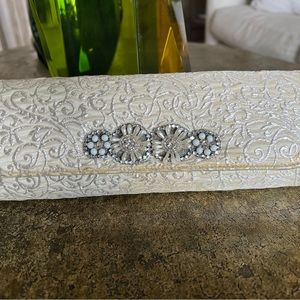 Beautiful Bagdley Mischka bridal bag.